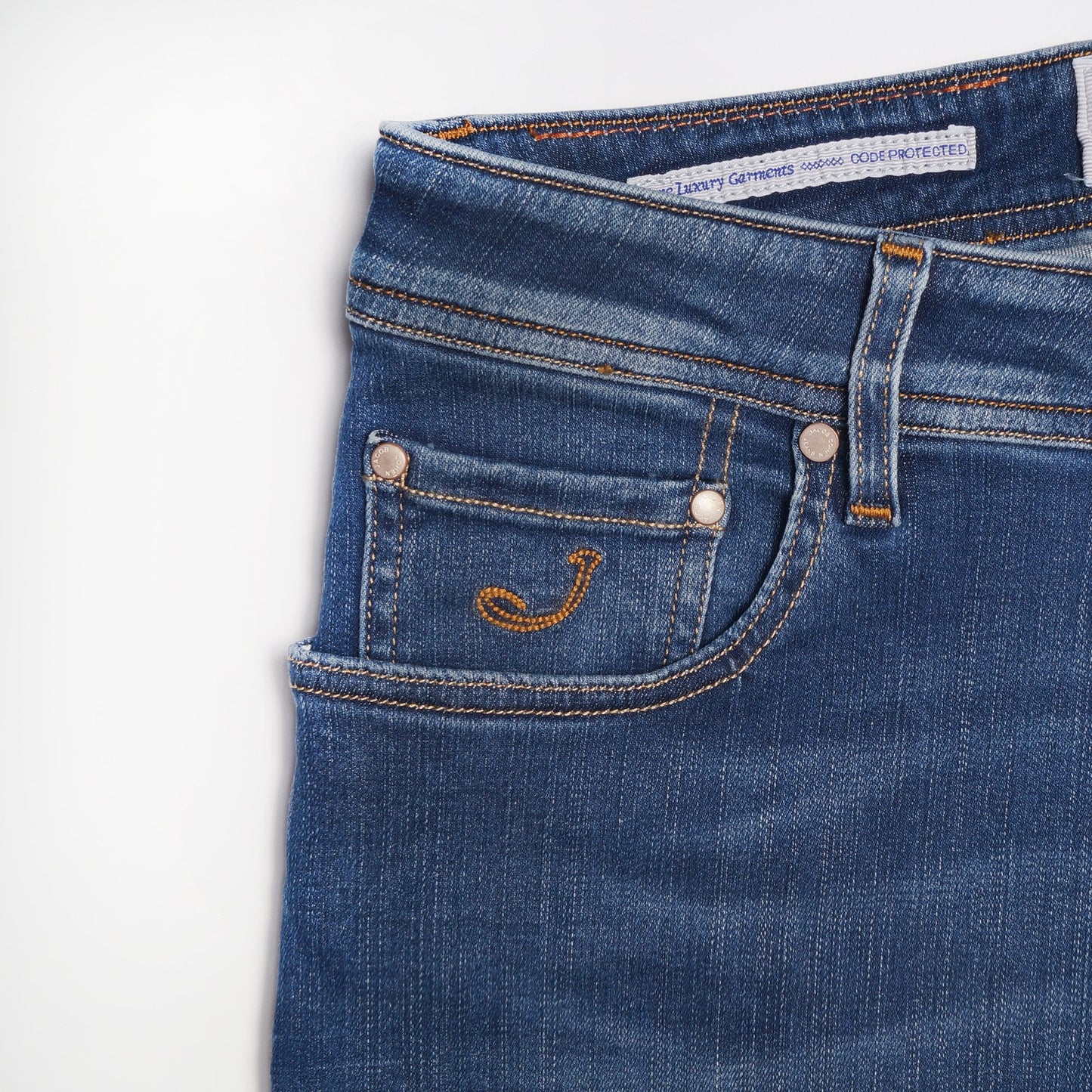 J688 Mid-Rise Comfort Jeans - Mid-Blue