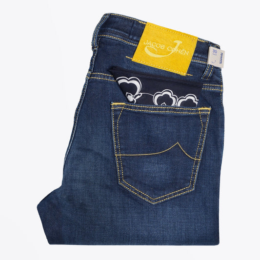 J622 Mid-Rise Comfort Jeans - Mid-Blue