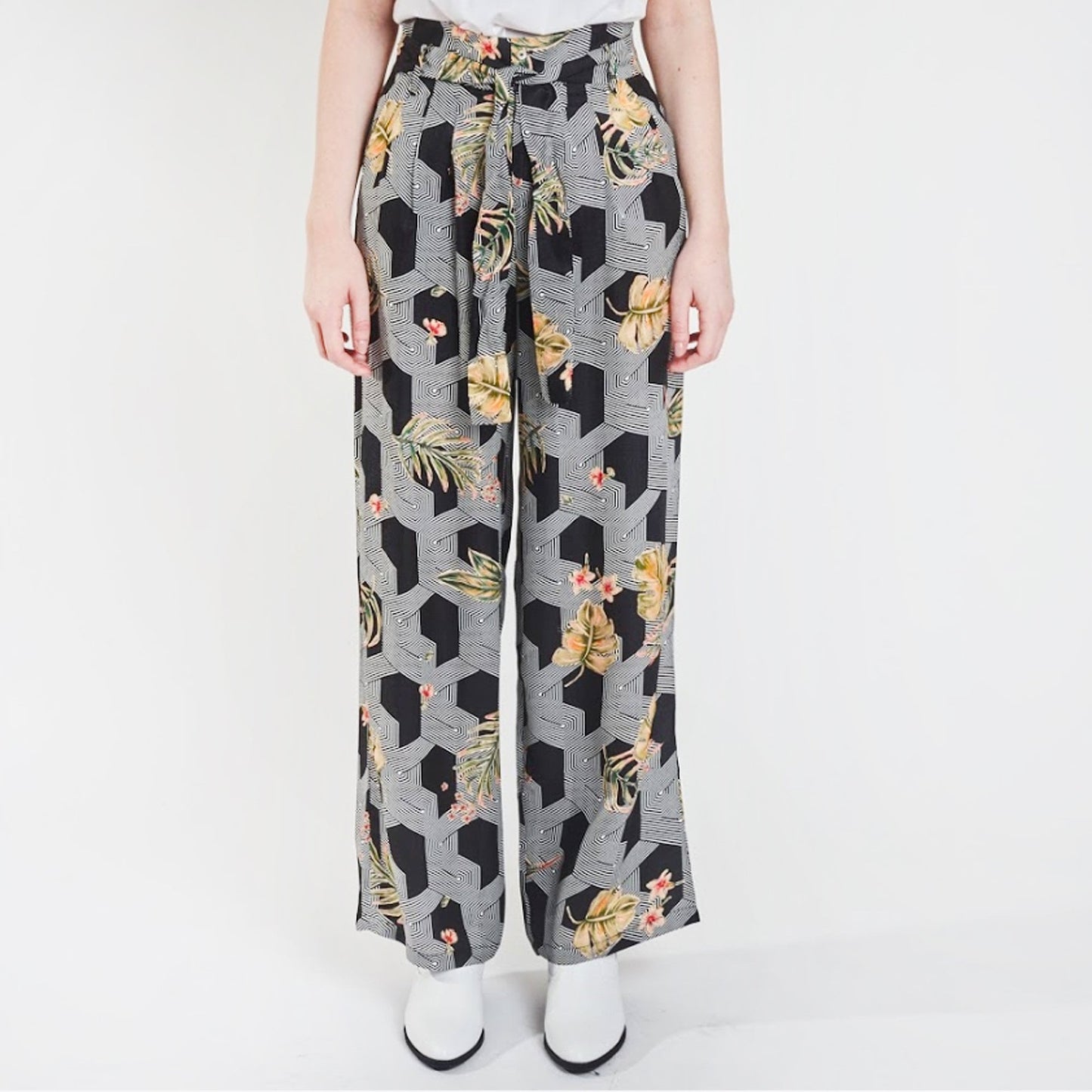 - Rosin Palazzo Printed Trousers - Black/Multi