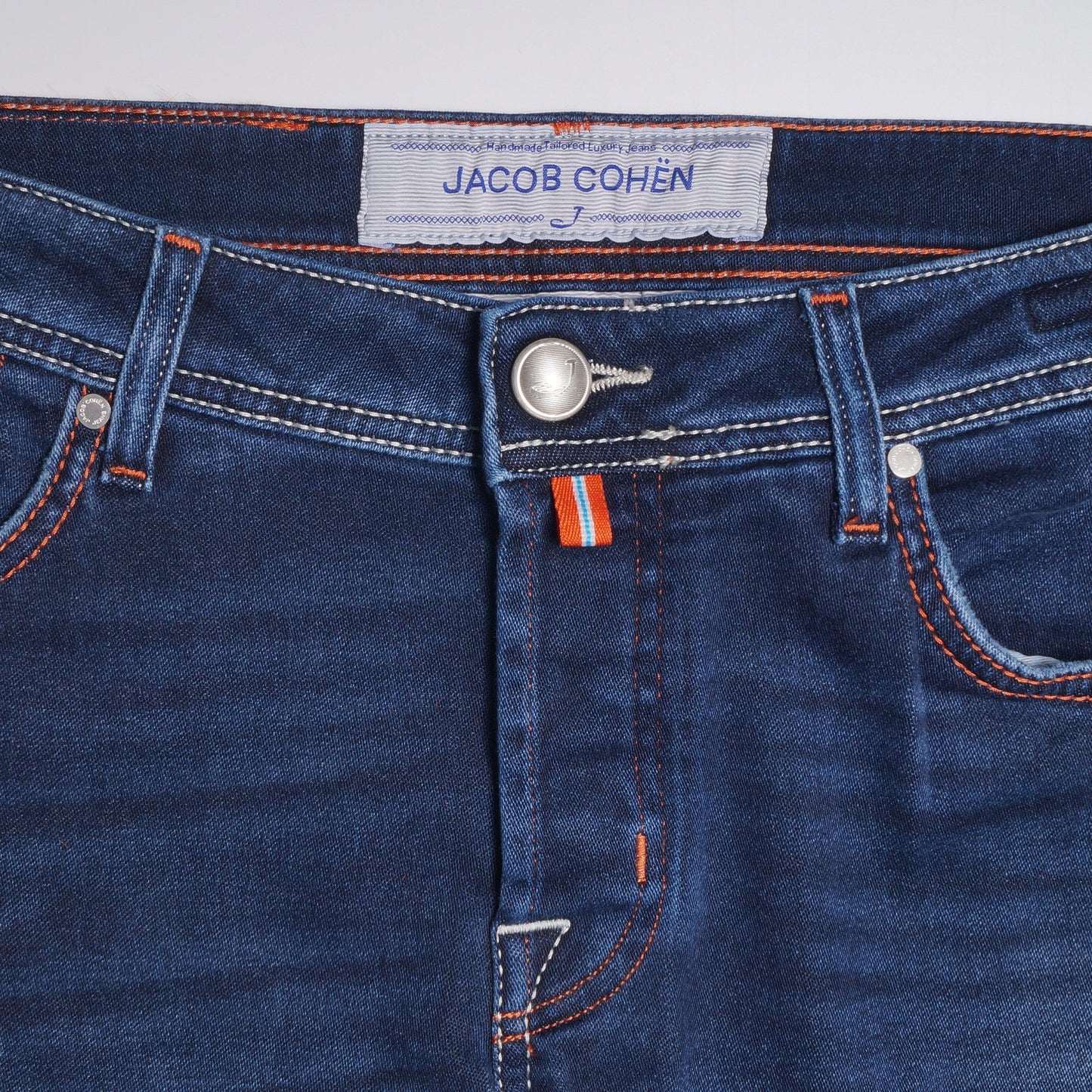 J622 Mid Rise Comfort Jeans - Mid Blue