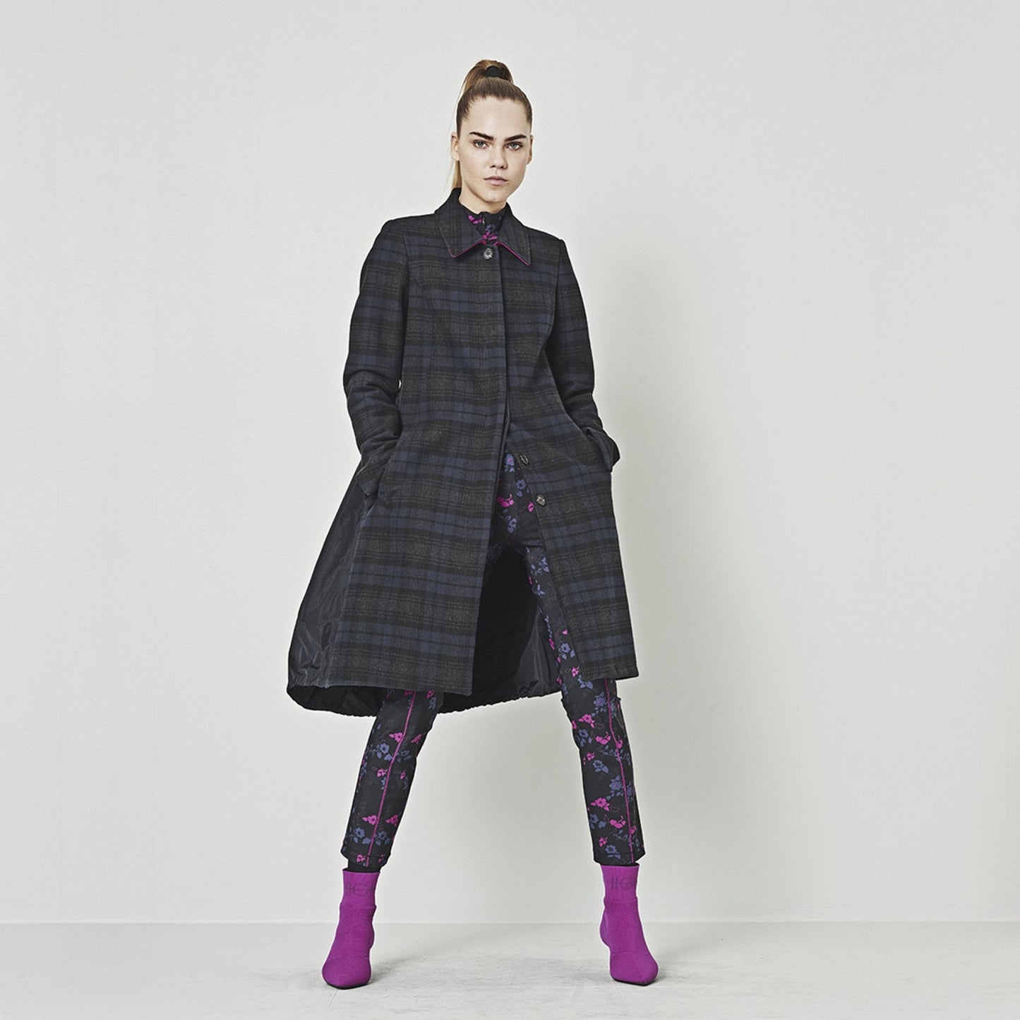 - Embrace - Technical Checked Coat - Black/Navy