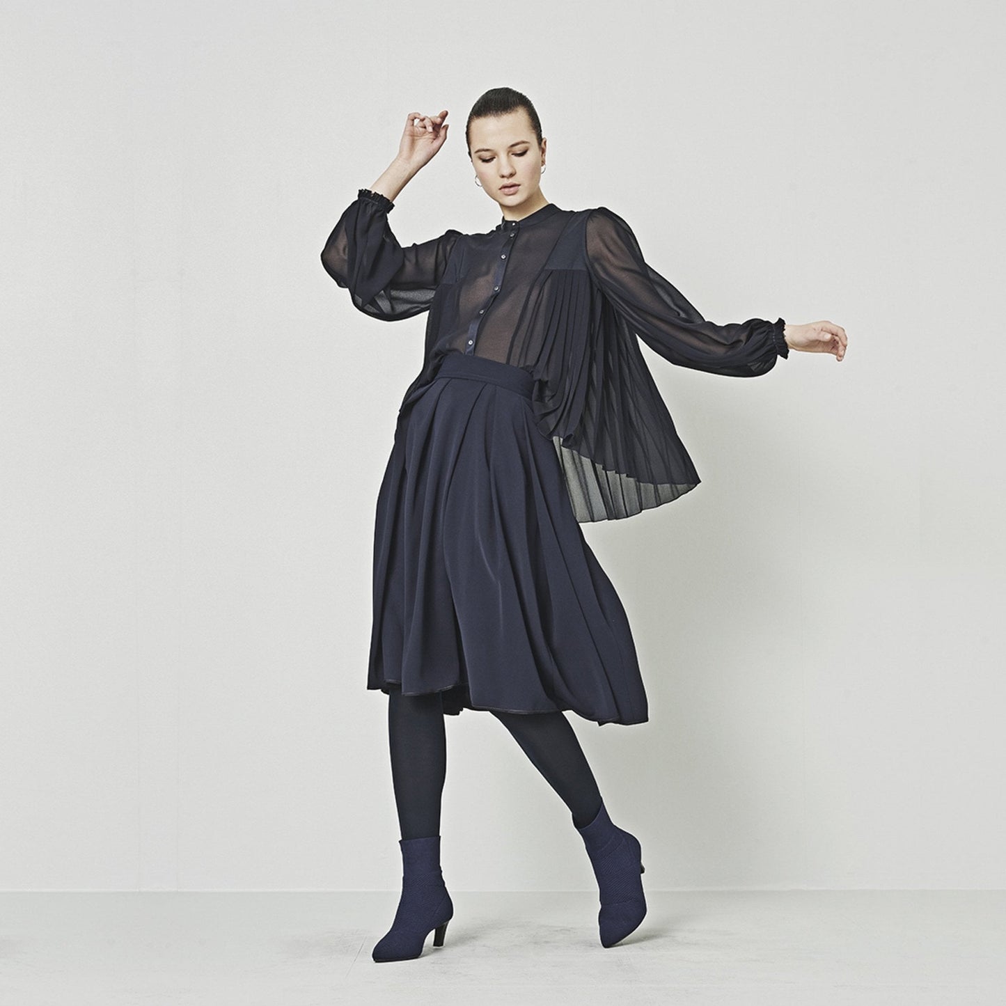 - Compliment - Pleated Shirt - Navy