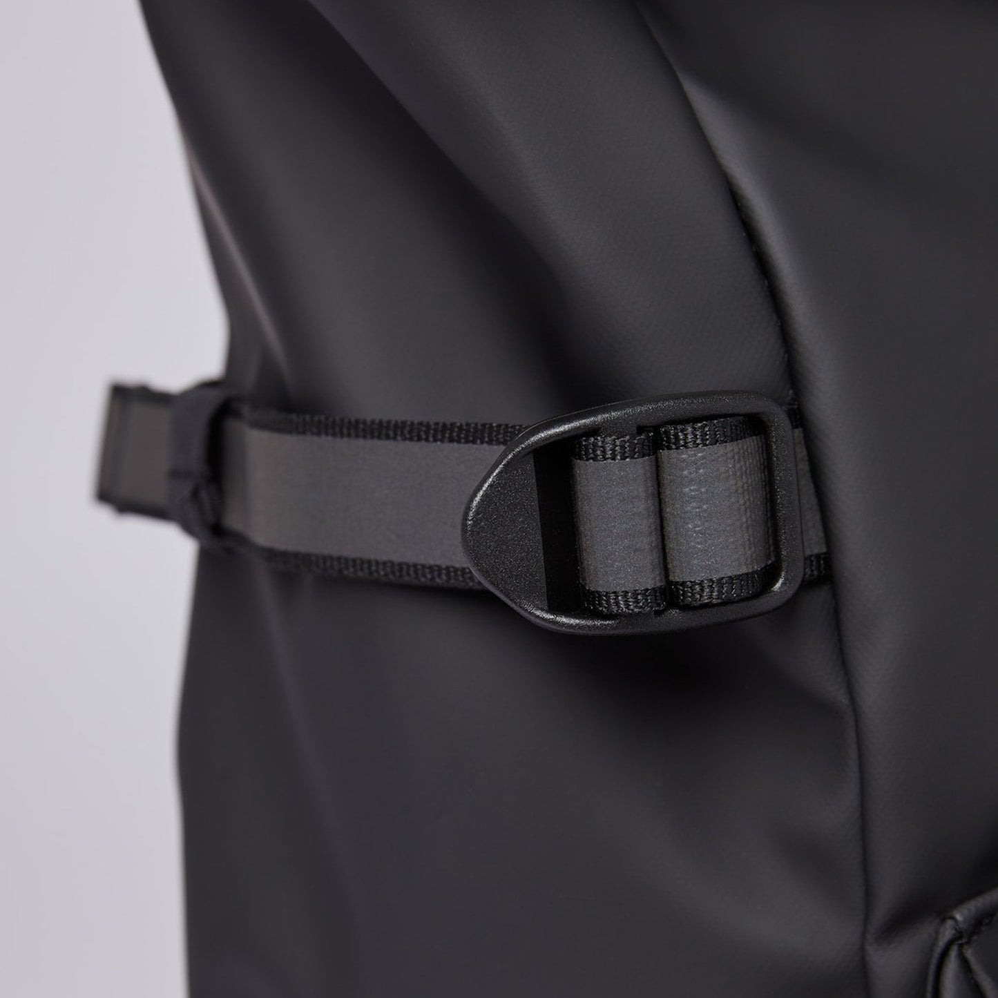 - Ruben - Rolltop Backpack - Black