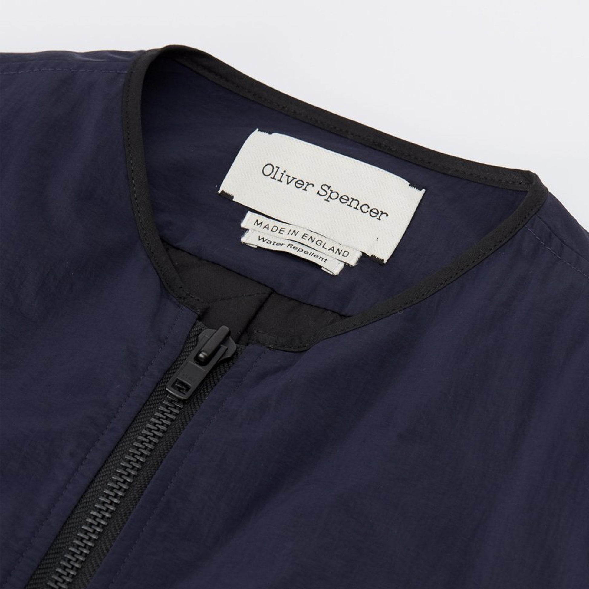 Oliver Hunston - Water-Repellent Gilet - Navy