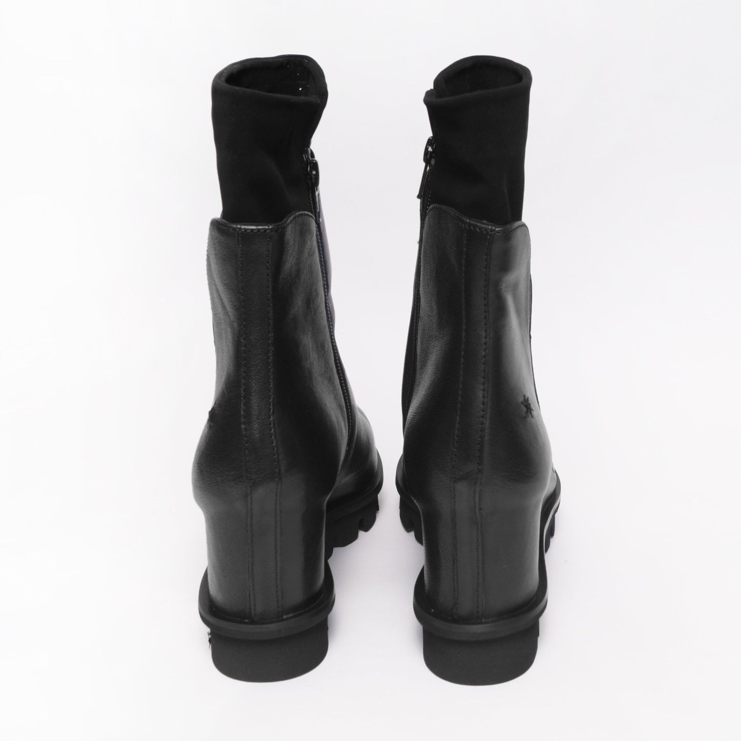 - Shoko Zanzi - Leather Ankle Boots - Black