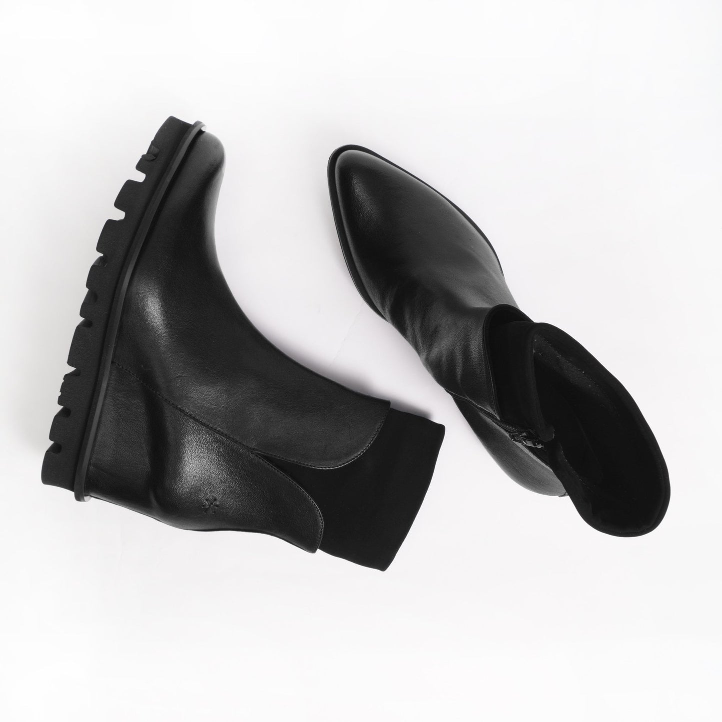 - Shoko Zanzi - Leather Ankle Boots - Black