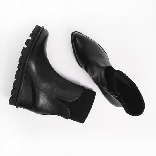 - Shoko Zanzi - Leather Ankle Boots - Black