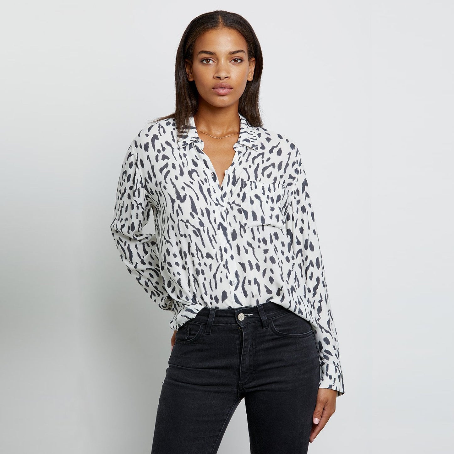 - Rocsi - Cheetah Print Shirt - Ivory
