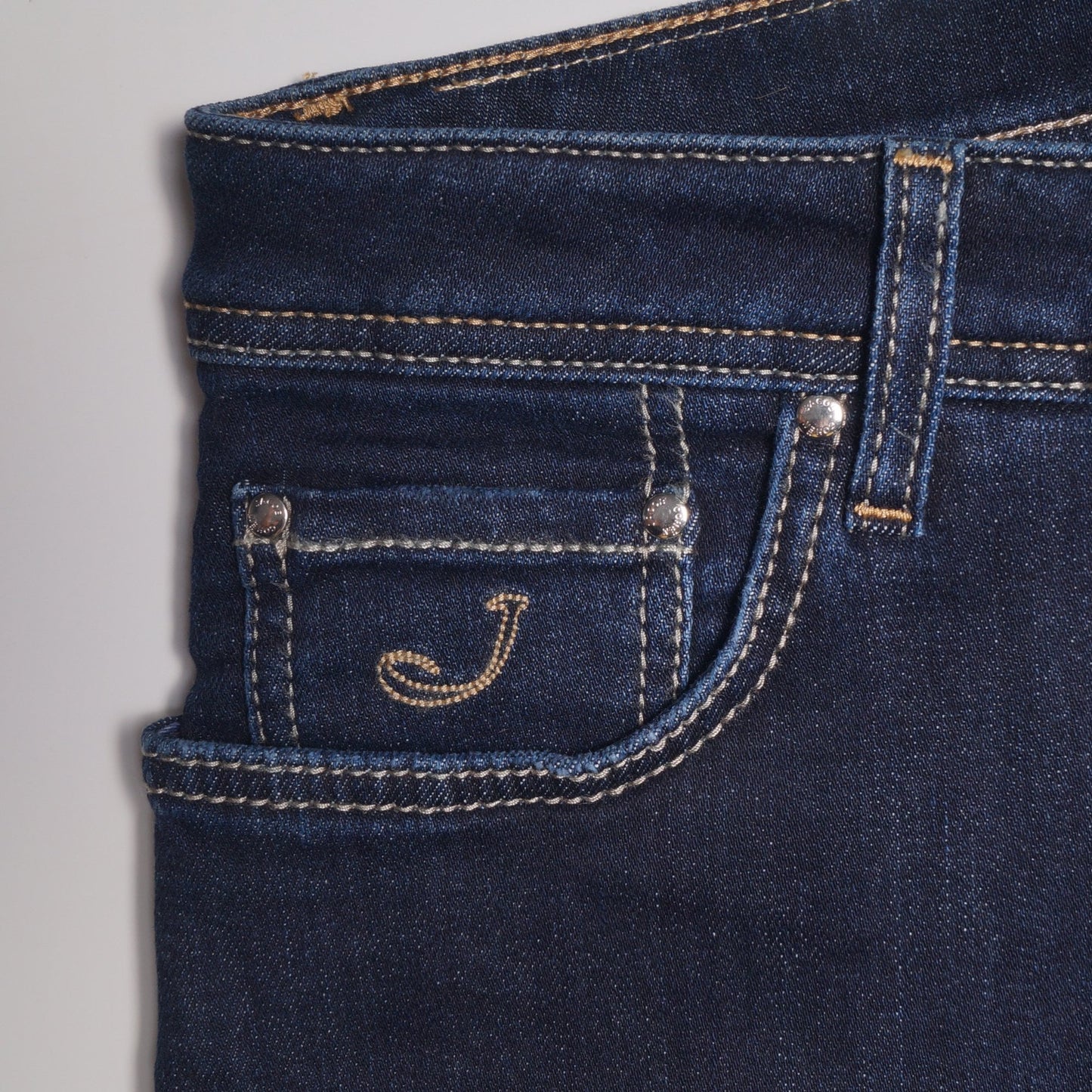 J688 Mid Rise Comfort Jeans - Indigo