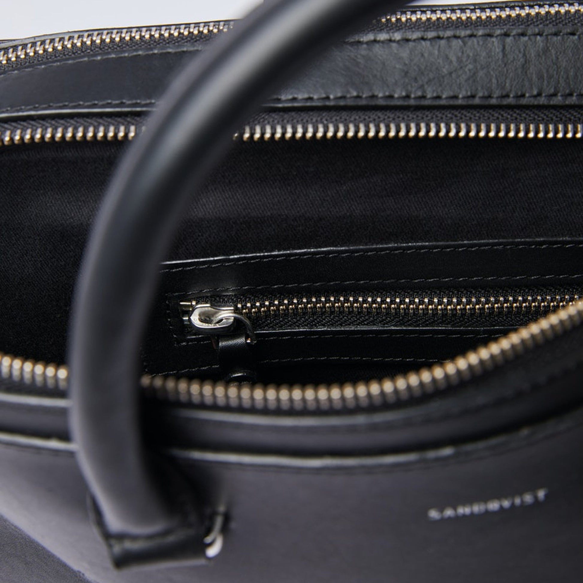Sandqvist Lesli - Dual Zip Leather Bag - Black