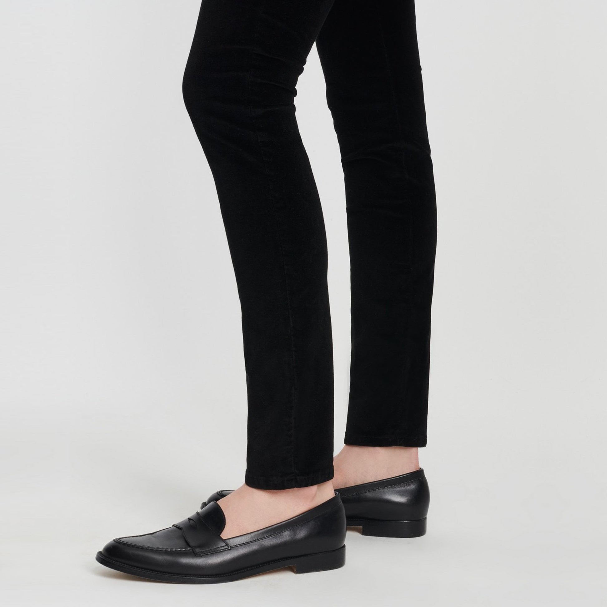 J Maria High Rise Skinny Velvet Jeans - Black