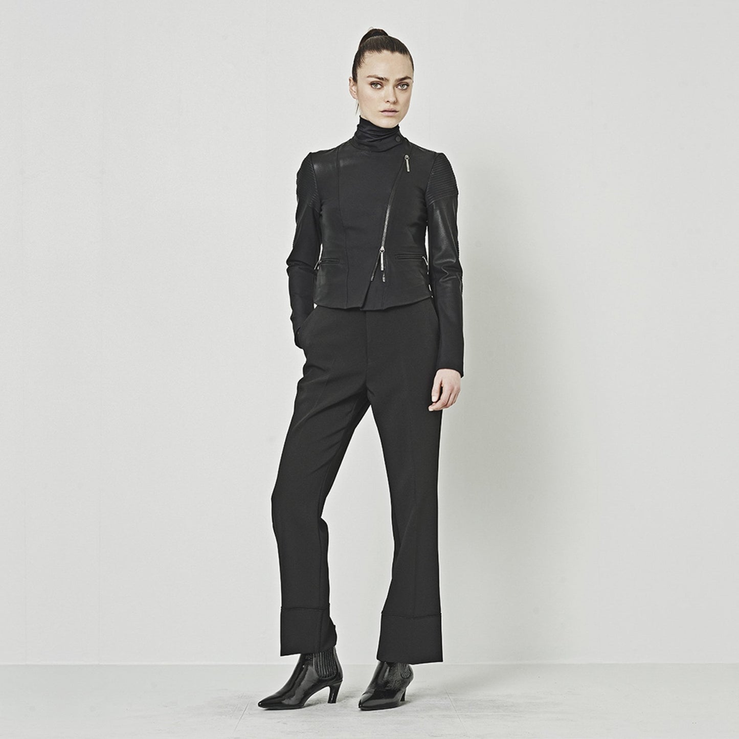 - Come-Along - Flared Pants - Black