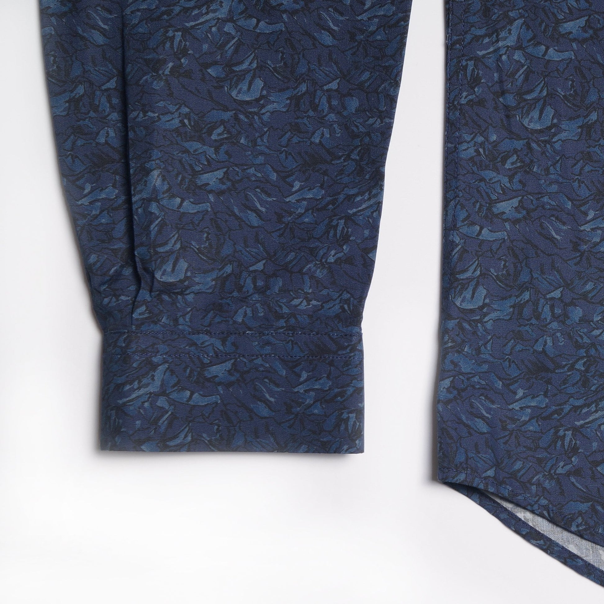 Paul Mountain Peaks Print Shirt - Navy Blue
