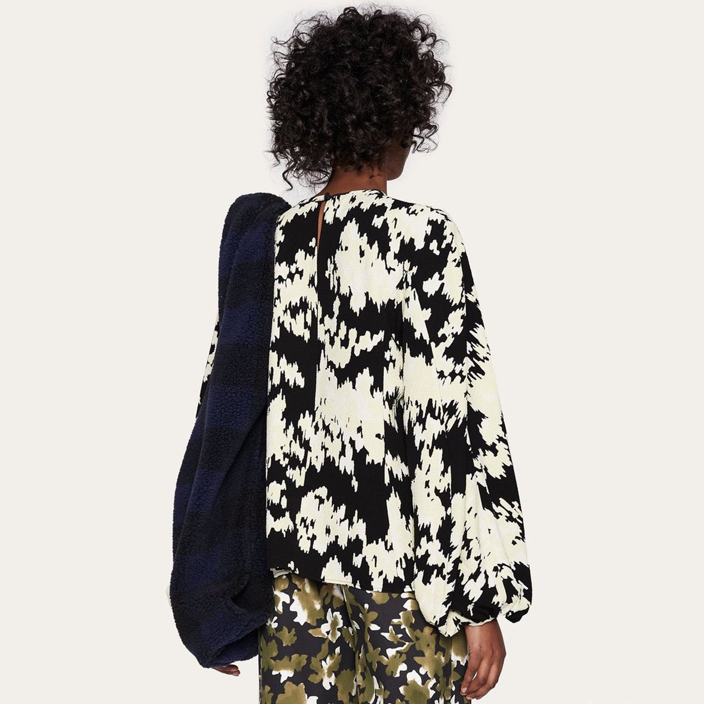 - Dianne - Abstract Print Top - Black/White