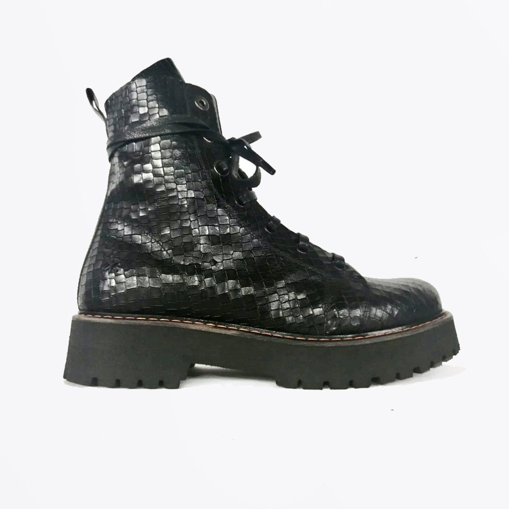 Patrizia Kuni Cocchino - Croc Effect Boot - Black