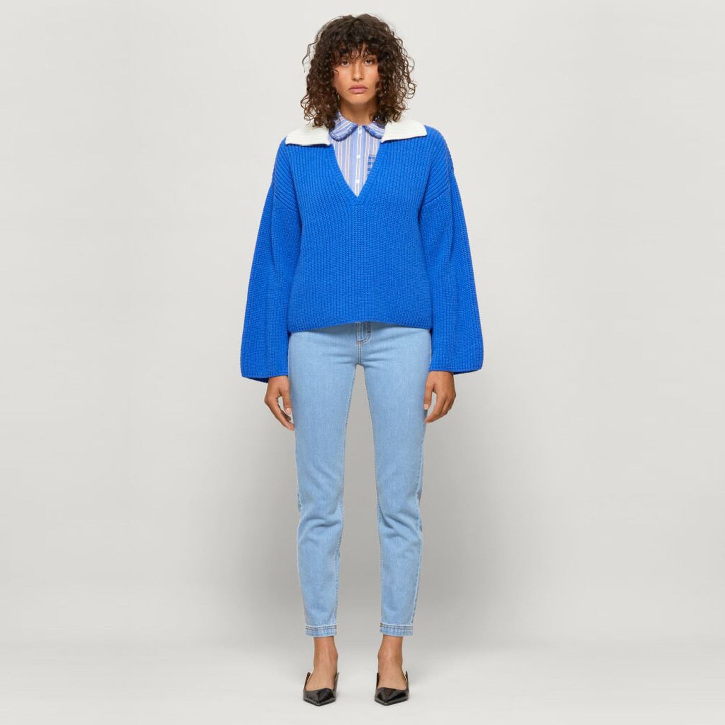 - Cochetta Knitted Sweater - Blue