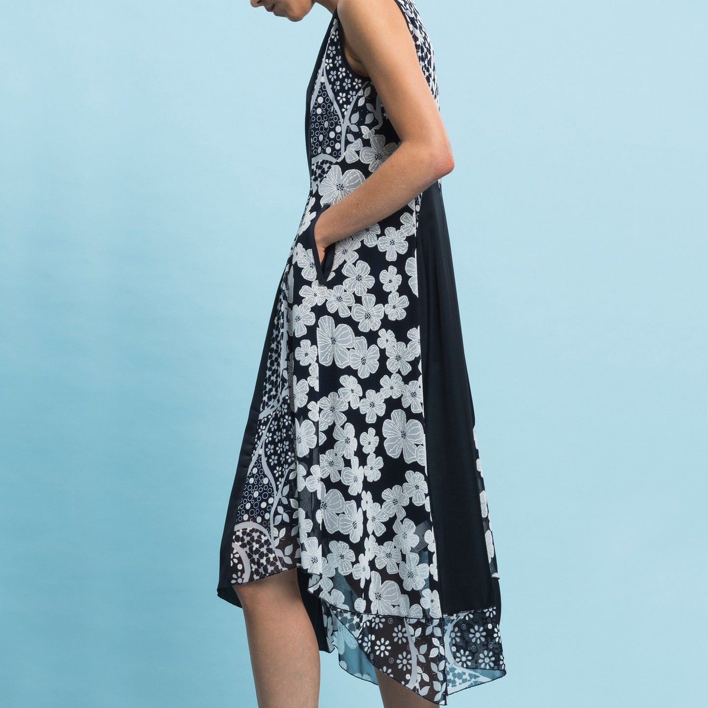 - Elitist - V-Neck Floral Mesh Dress - Navy