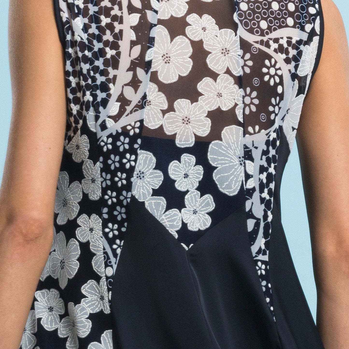 - Elitist - V-Neck Floral Mesh Dress - Navy