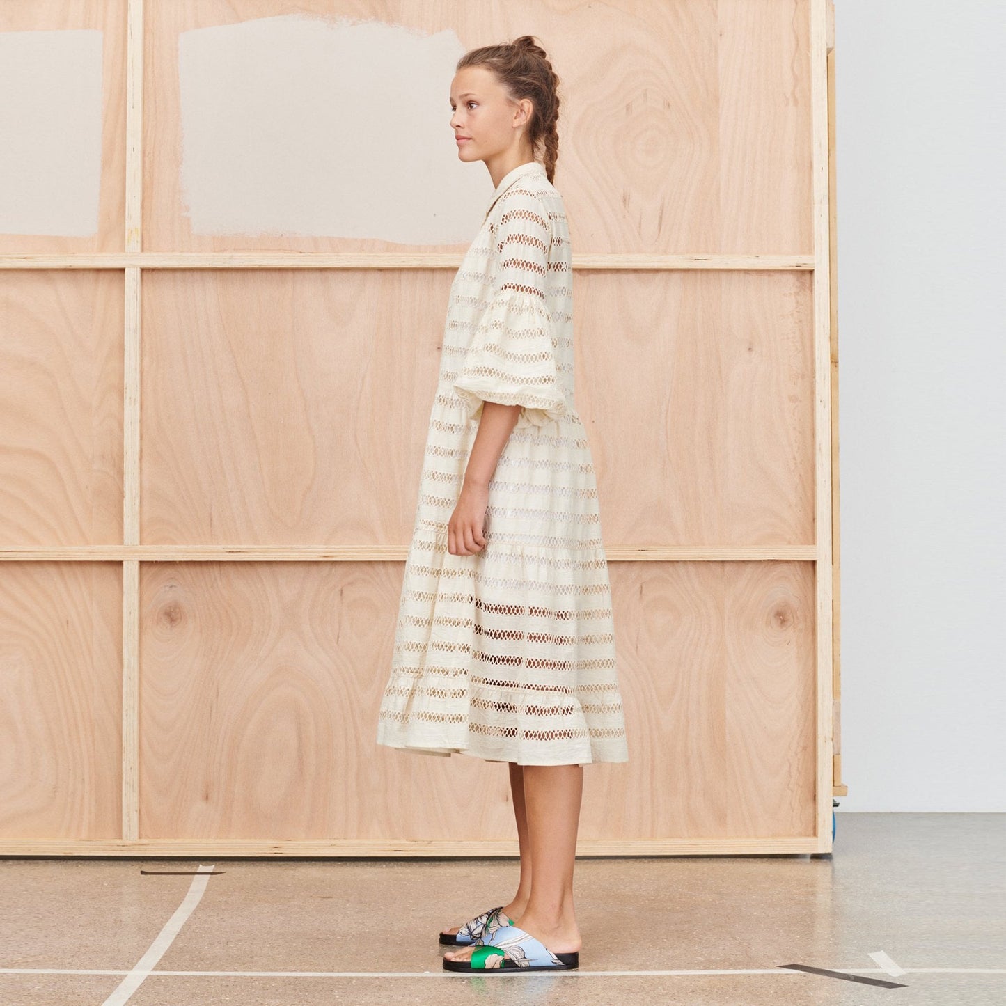 - Taranto - Midi Lace Dress - Cream