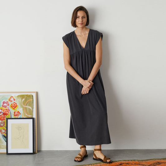 - Richard T-Shirt Maxi Dress - Charcoal