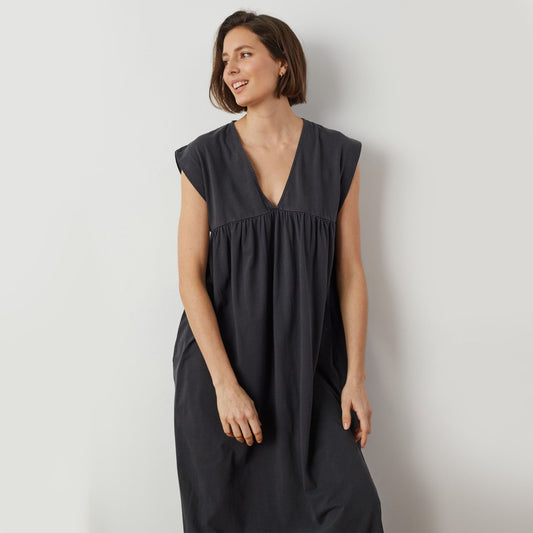 - Richard T-Shirt Maxi Dress - Charcoal