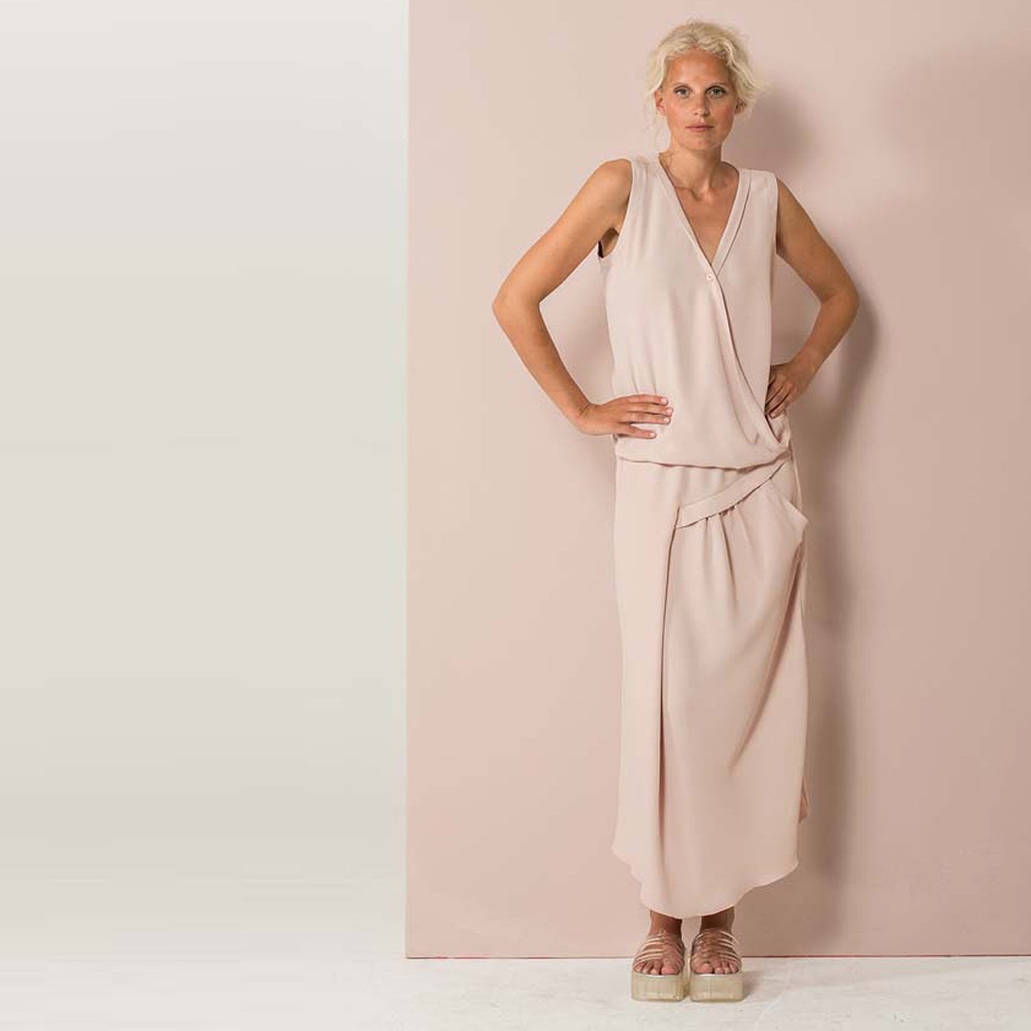 - V-Neck Sleeveless Top - Pink/Nude