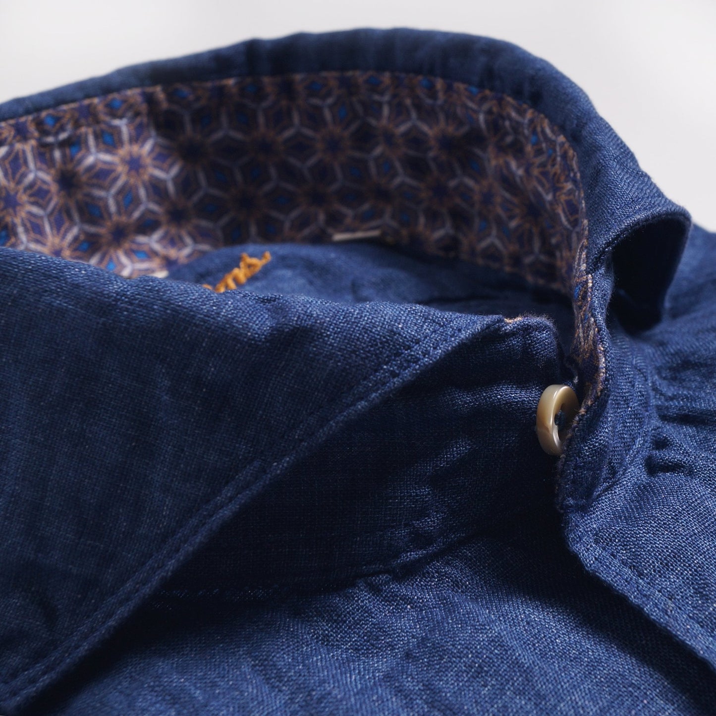 - Slimline Linen Contrast Shirt - Navy/Blue