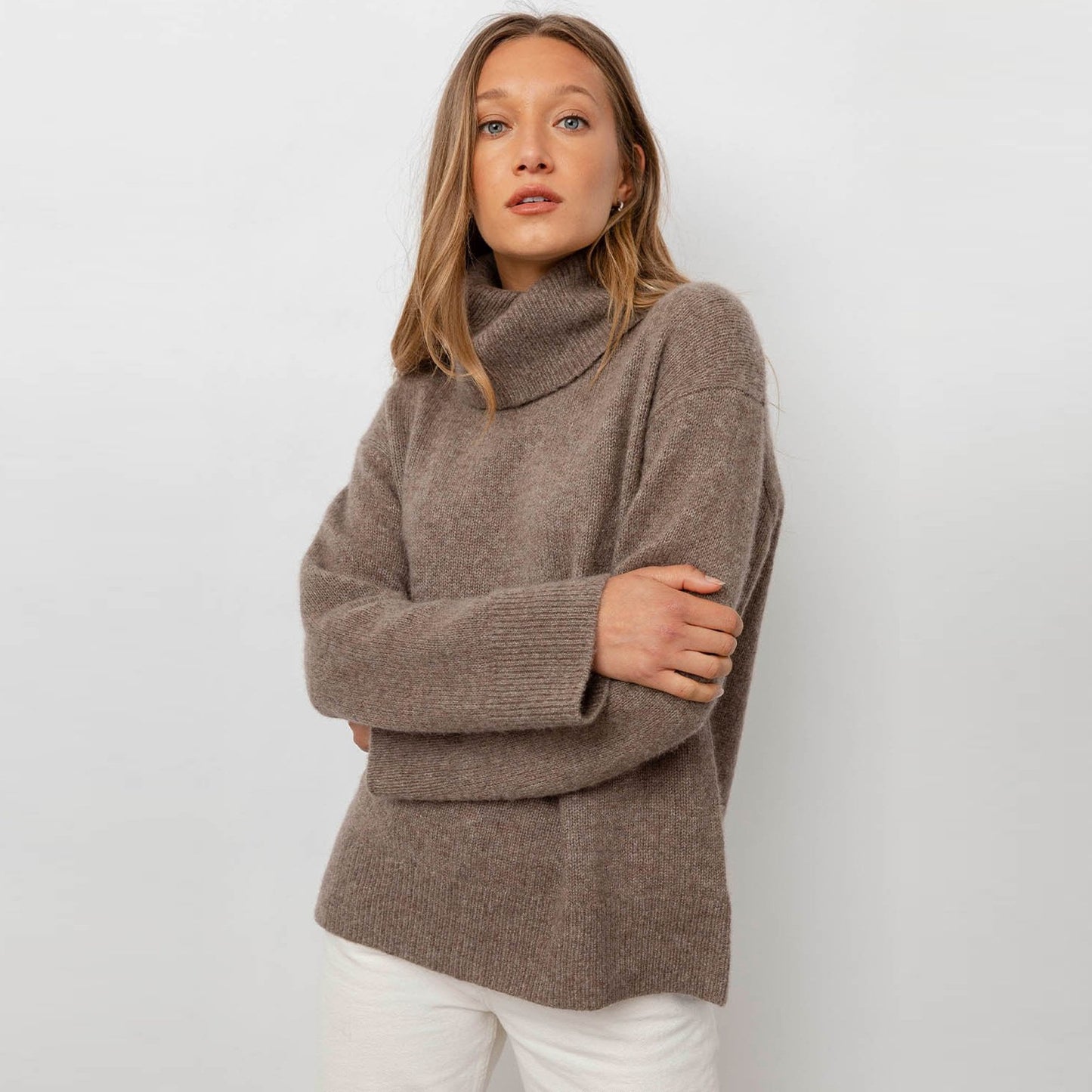 Imogen - Cashmere-Blend Turtleneck Sweater - Brown