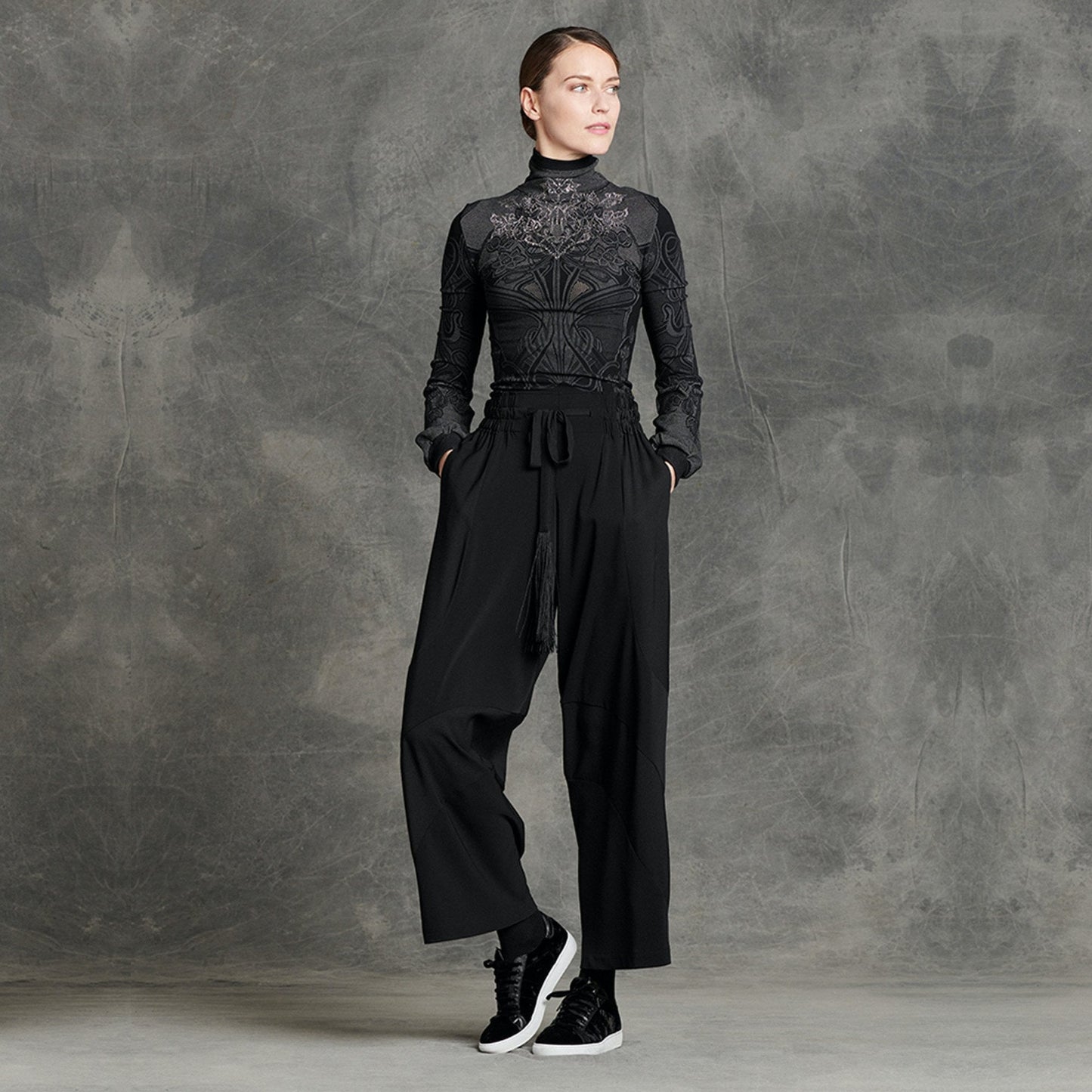 - Diverge - Tech satin pants with tassel tie belt - Black