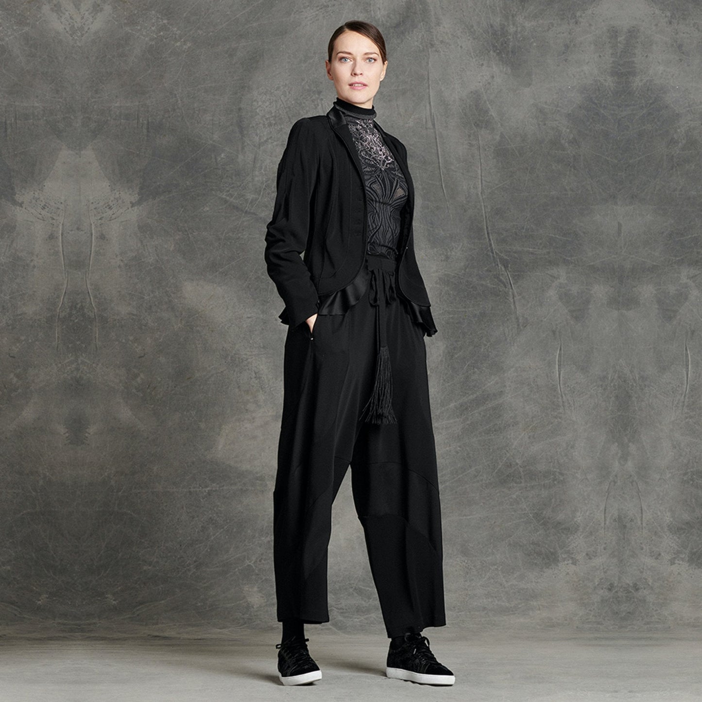 - Gesture - Shawl Collar Jacket in Crêpe and Satin - Black