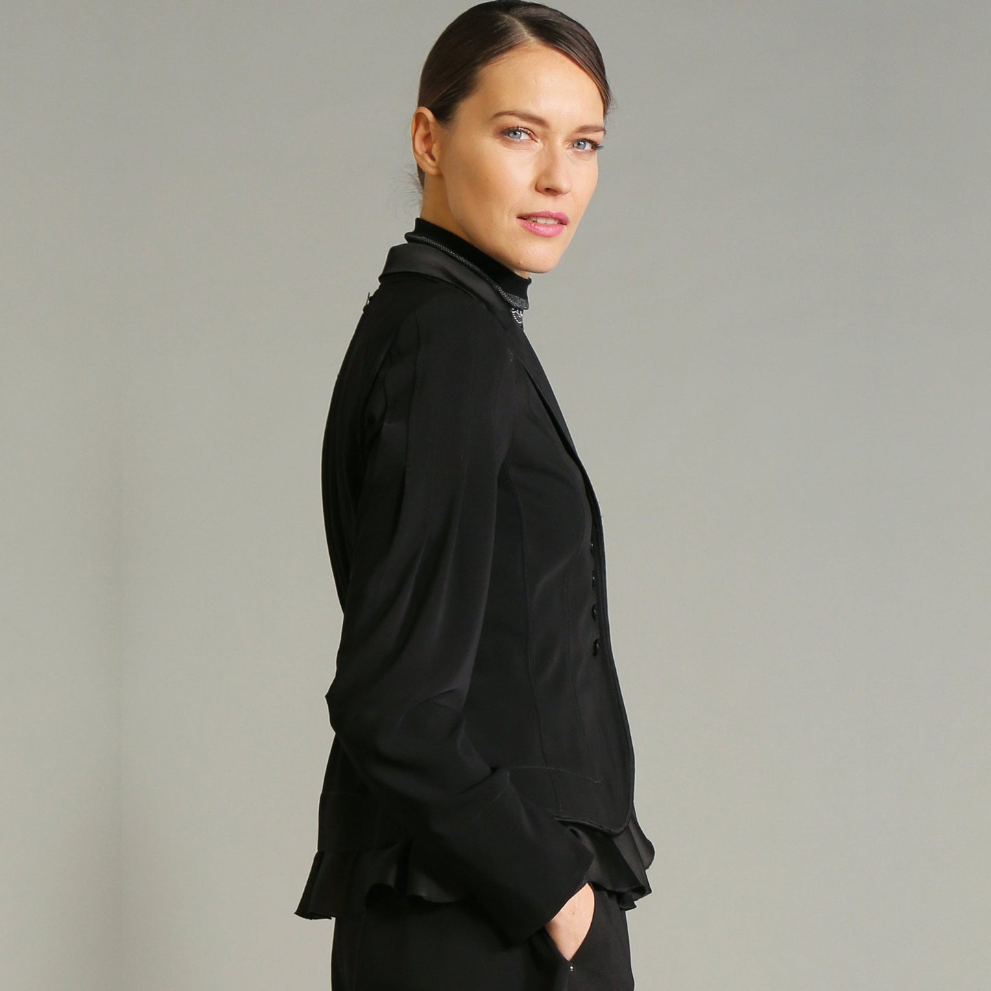 - Gesture - Shawl Collar Jacket in Crêpe and Satin - Black