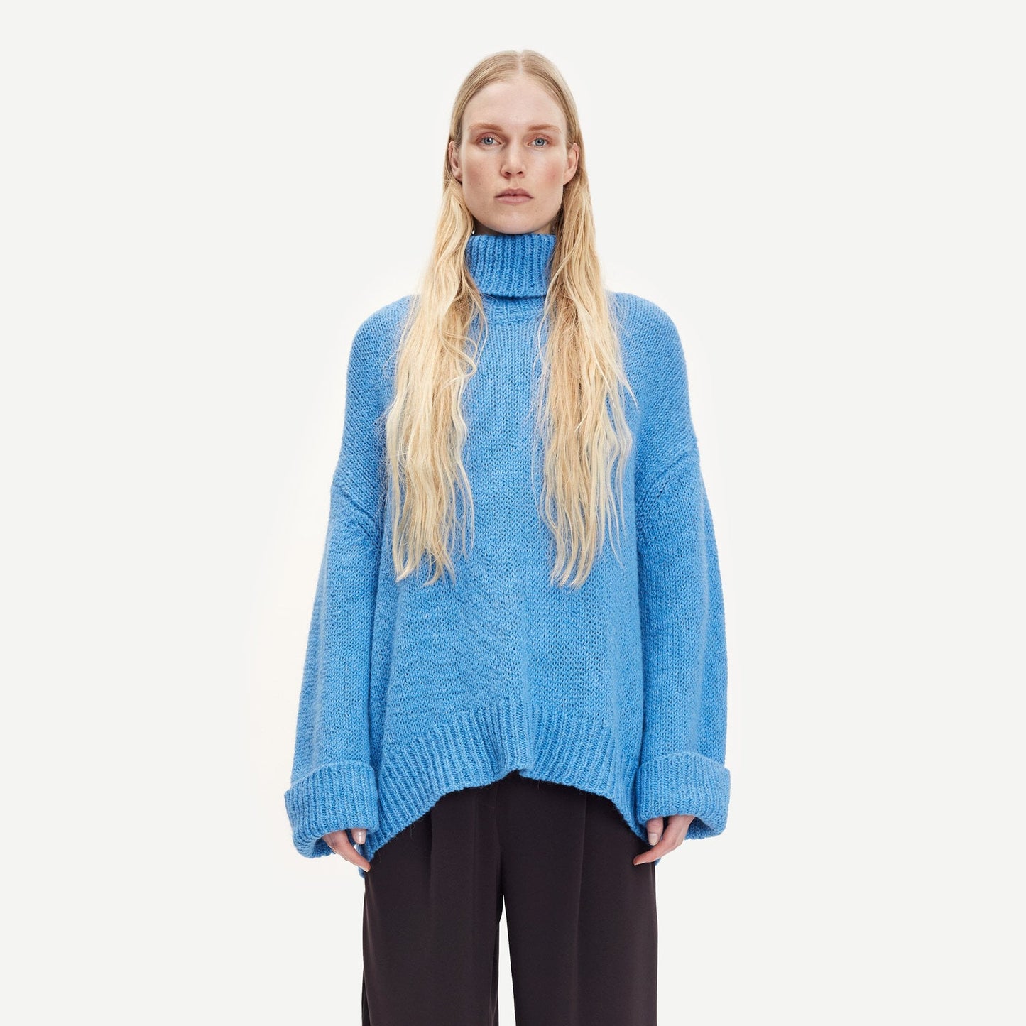 - Chunky Wool Turtleneck Pullover - Blue