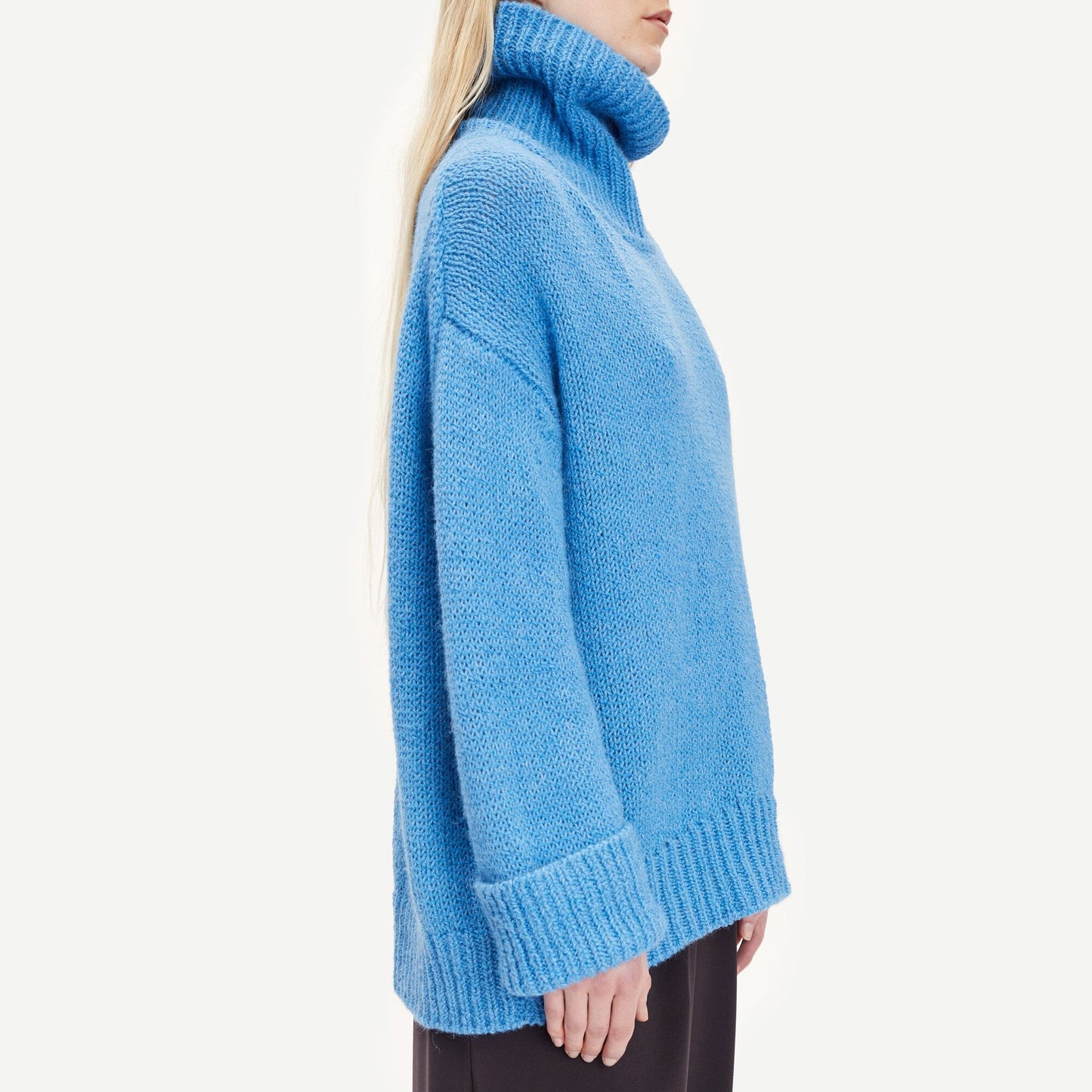 - Chunky Wool Turtleneck Pullover - Blue