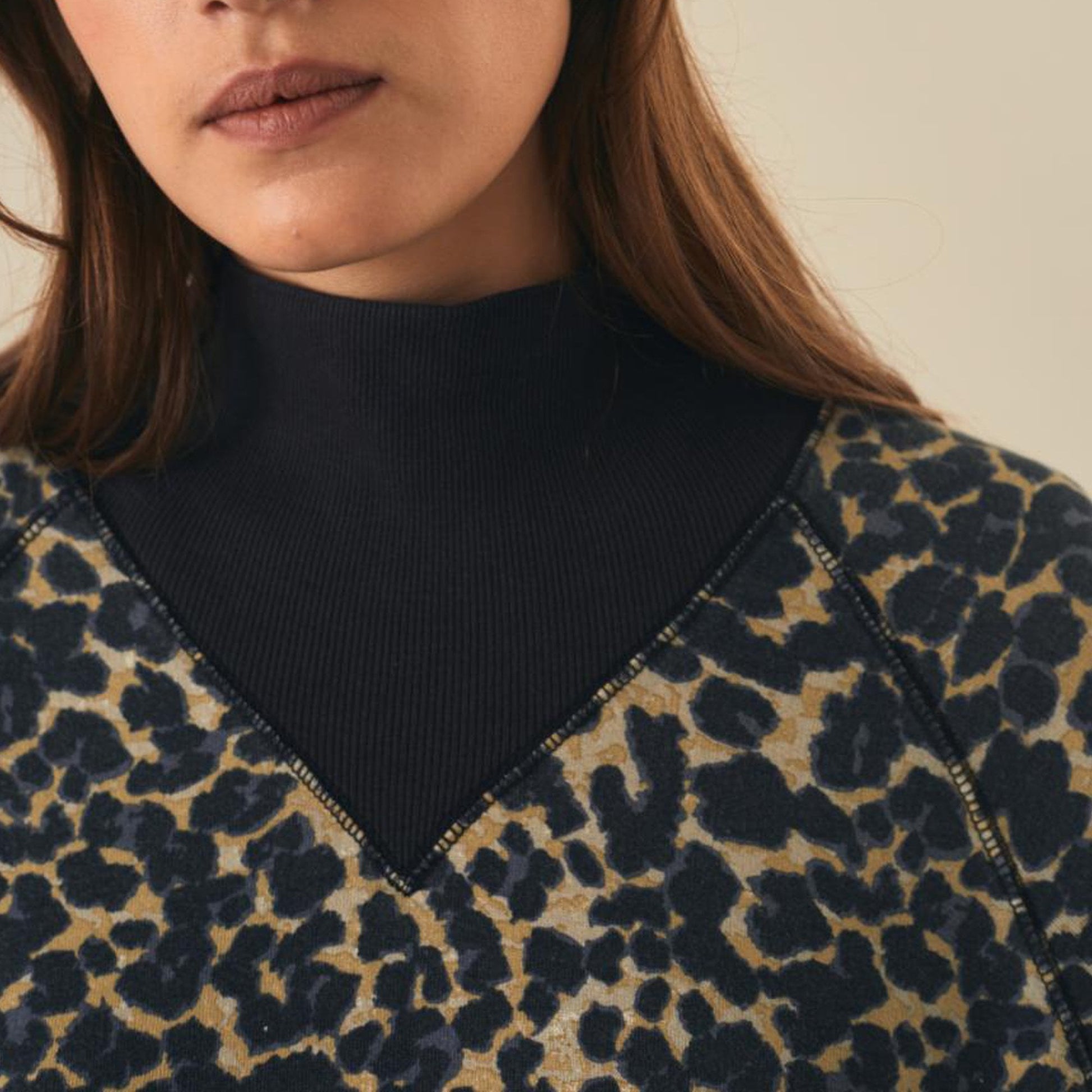 Leon Leopard Print Sweatshirt - Beige/Black