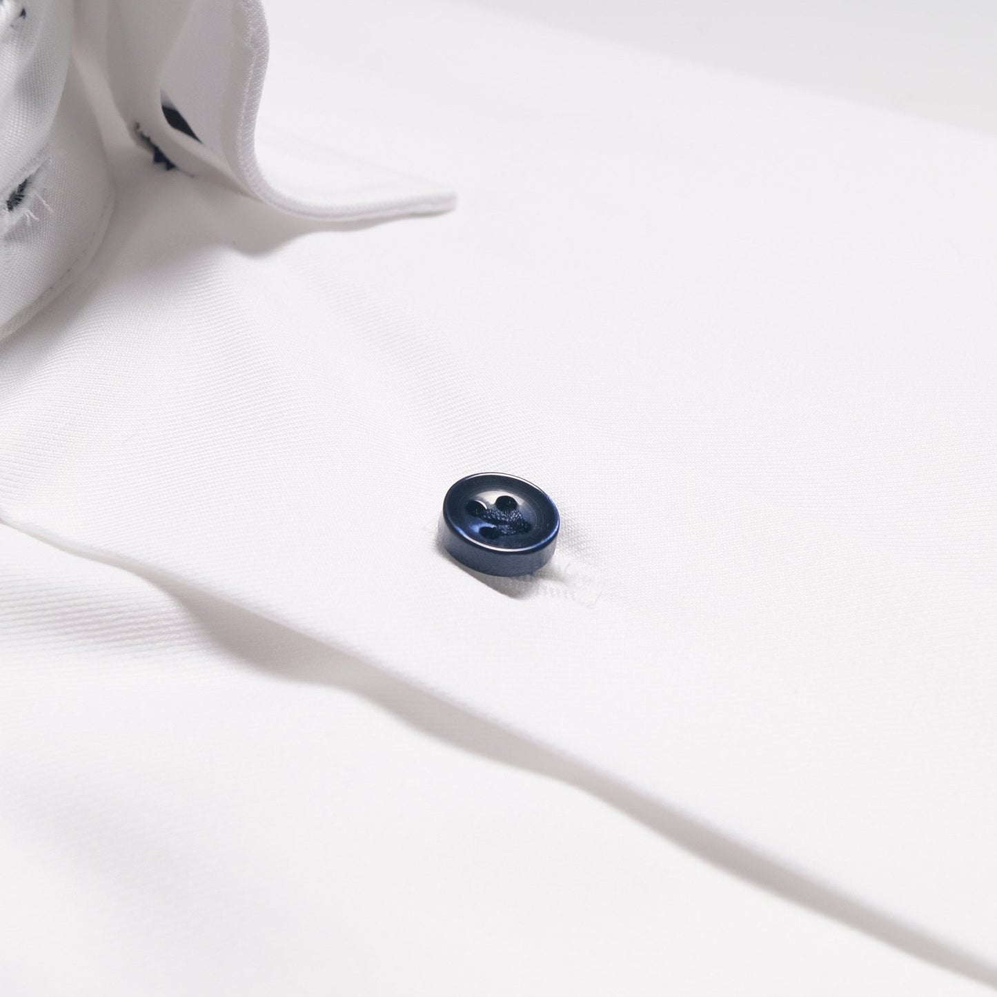 - Blue Circles Trim Insert Shirt - White