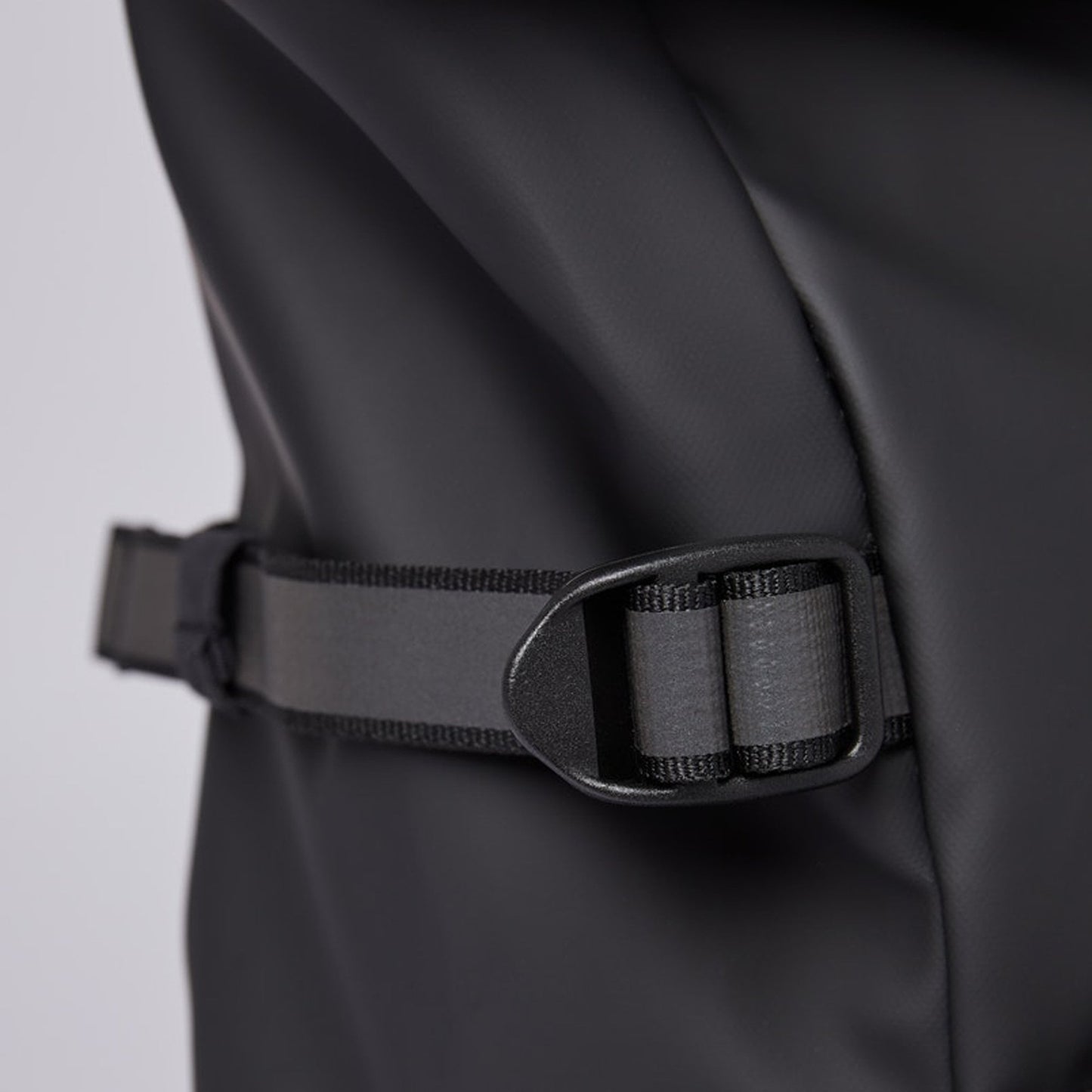 - Ruben - Rolltop Backpack - Black