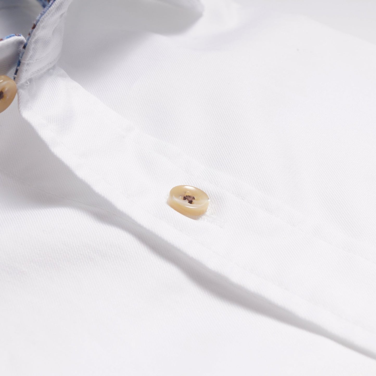 - Slimline Contrast Leaf Inlay Shirt - White