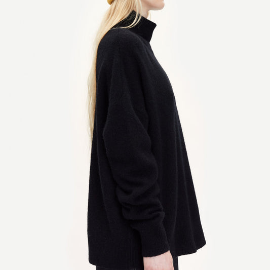 Wool/Alpaca Blend Turtleneck Pullover - Black