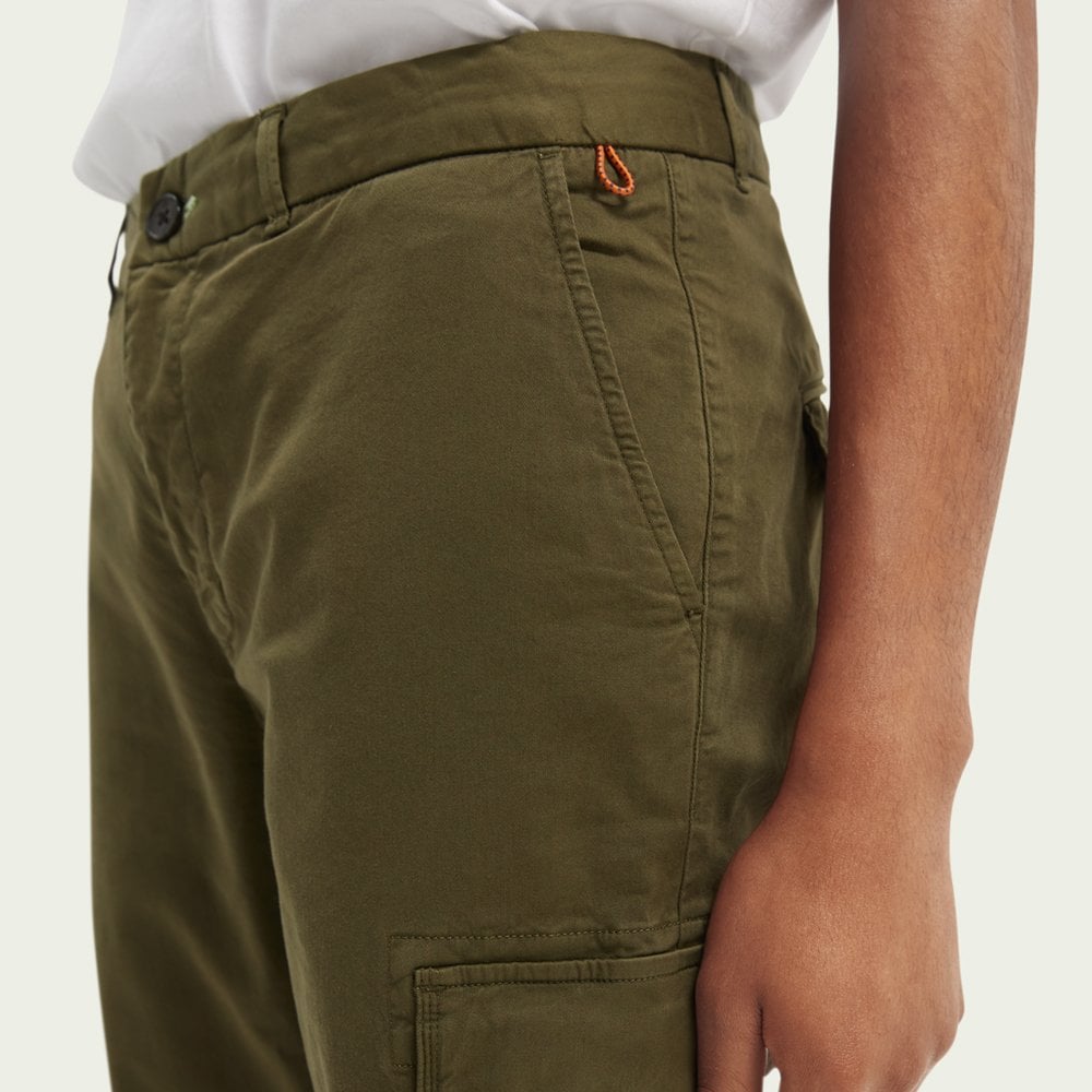 - Stuart - Cargo Slim-Fit Chino - Khaki Green