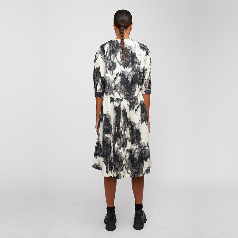 - Abstract Print Dress - Black/White