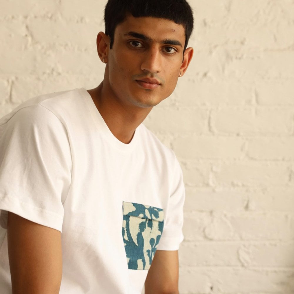 - Print Patch Pocket T-Shirt - White