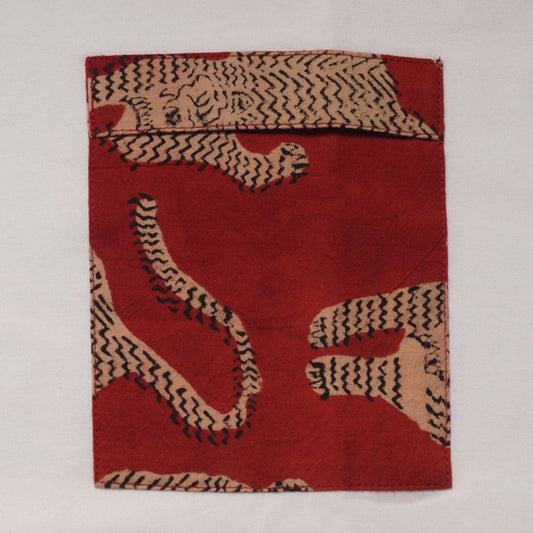 - Tiger Print Patch Pocket T-Shirt - White