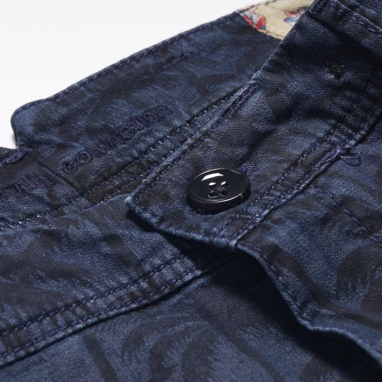 - B-Pavo Printed Shorts - Navy Palm Print