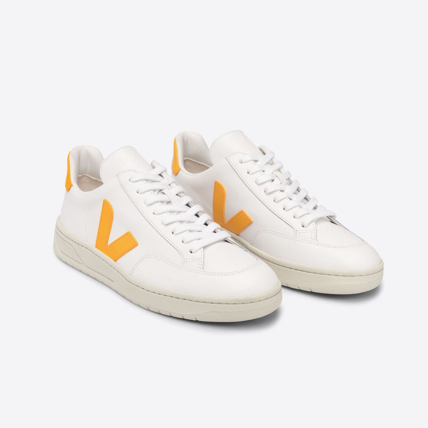 - V-12 Leather Sneakers - Extra White/Ouro