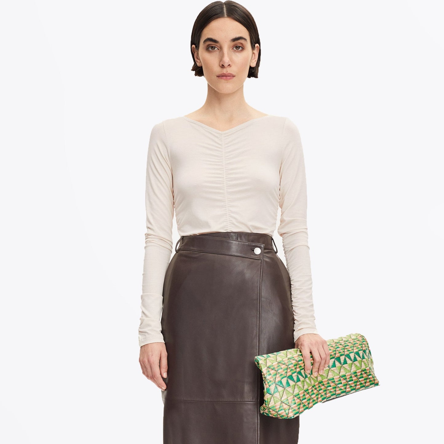 - Ulrika V-Neck Long Sleeve Tee - Whitecap Grey