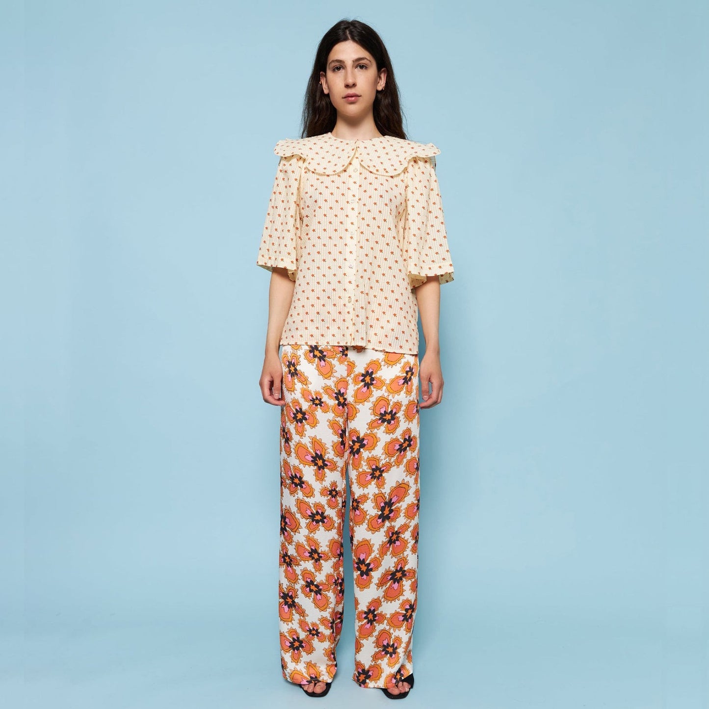 - Dicte Bitten Top - Light Flower