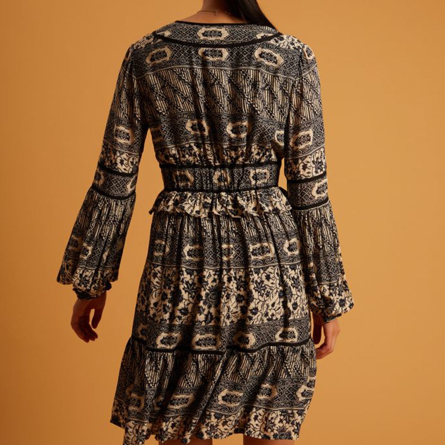 - Robert Dress - Night