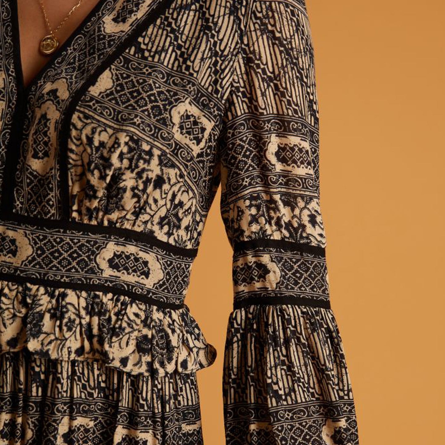 - Robert Dress - Night