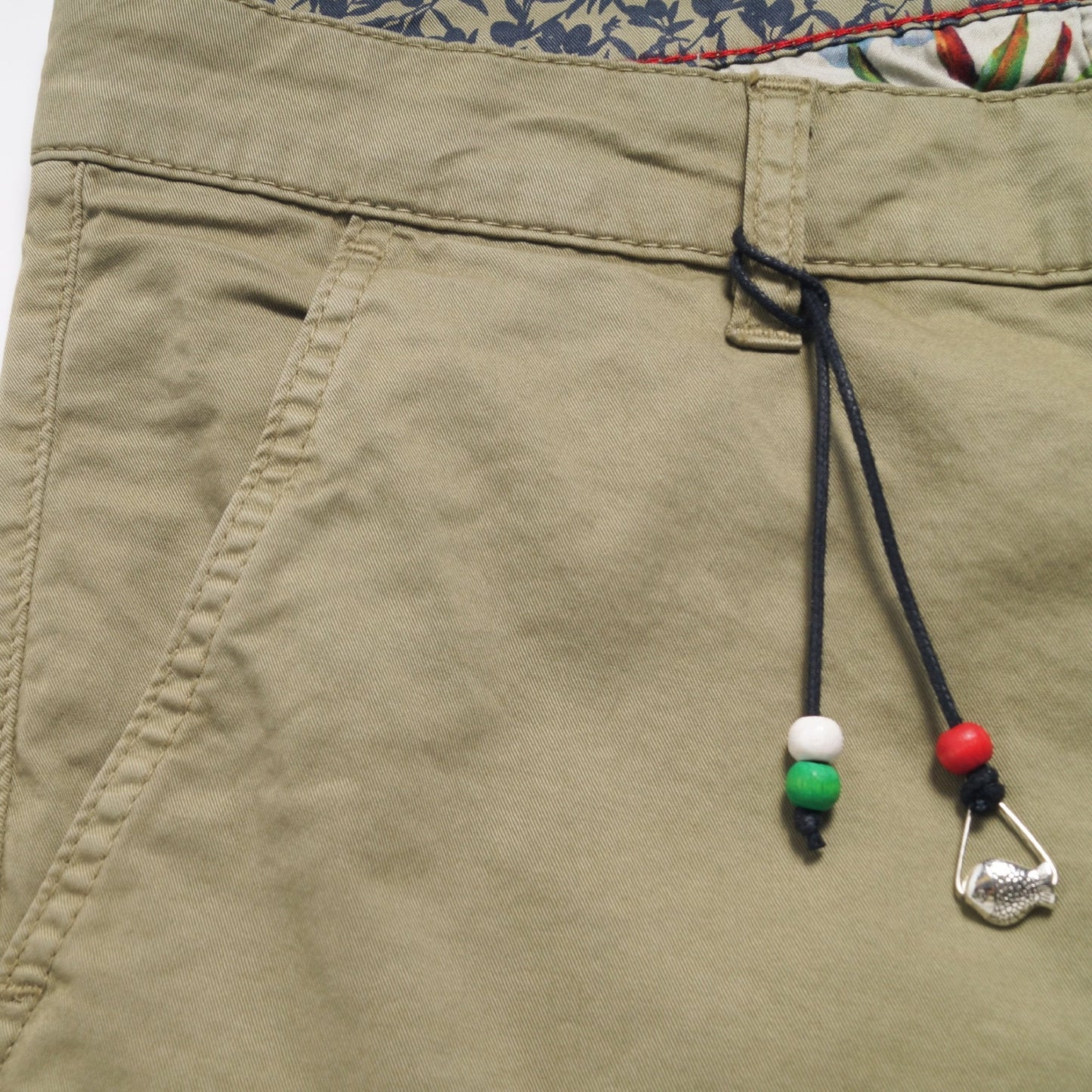 - Peached Twill Bermuda - Green