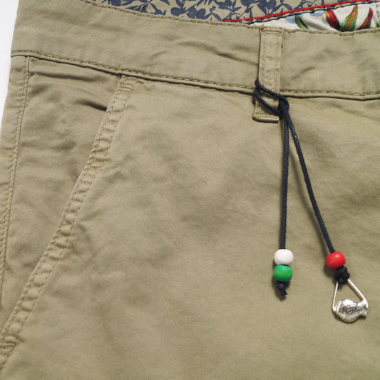 - Peached Twill Bermuda - Green